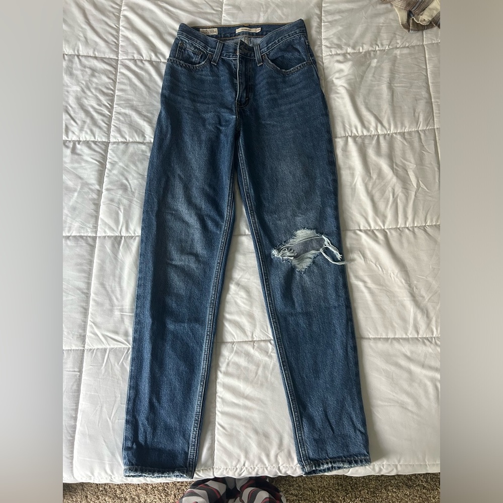 Levi’s 80s mom jeans